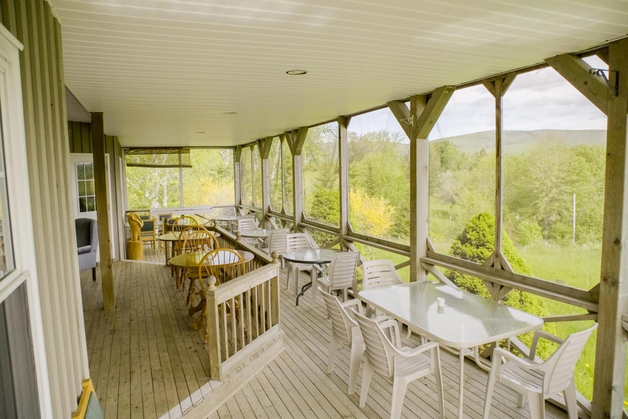 Chanterelle Inn & Cottages Baddeck Inlet Buitenkant foto