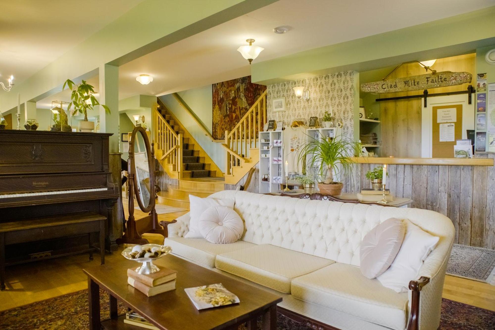 Chanterelle Inn & Cottages Baddeck Inlet Buitenkant foto