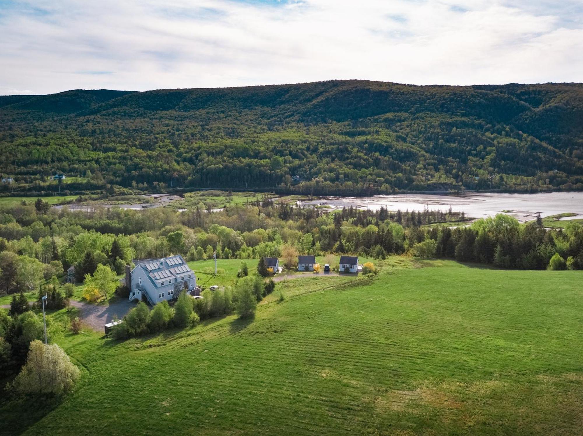 Chanterelle Inn & Cottages Baddeck Inlet Buitenkant foto