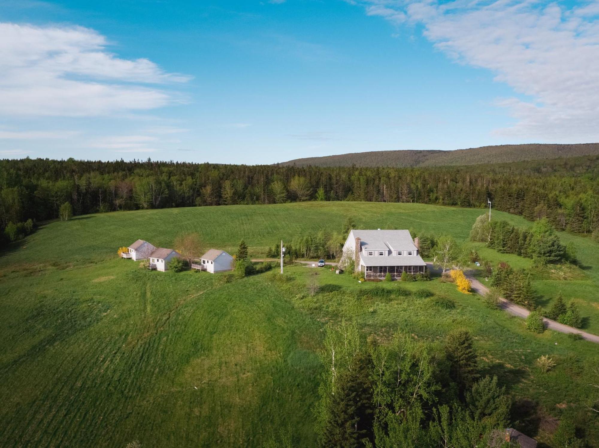 Chanterelle Inn & Cottages Baddeck Inlet Buitenkant foto