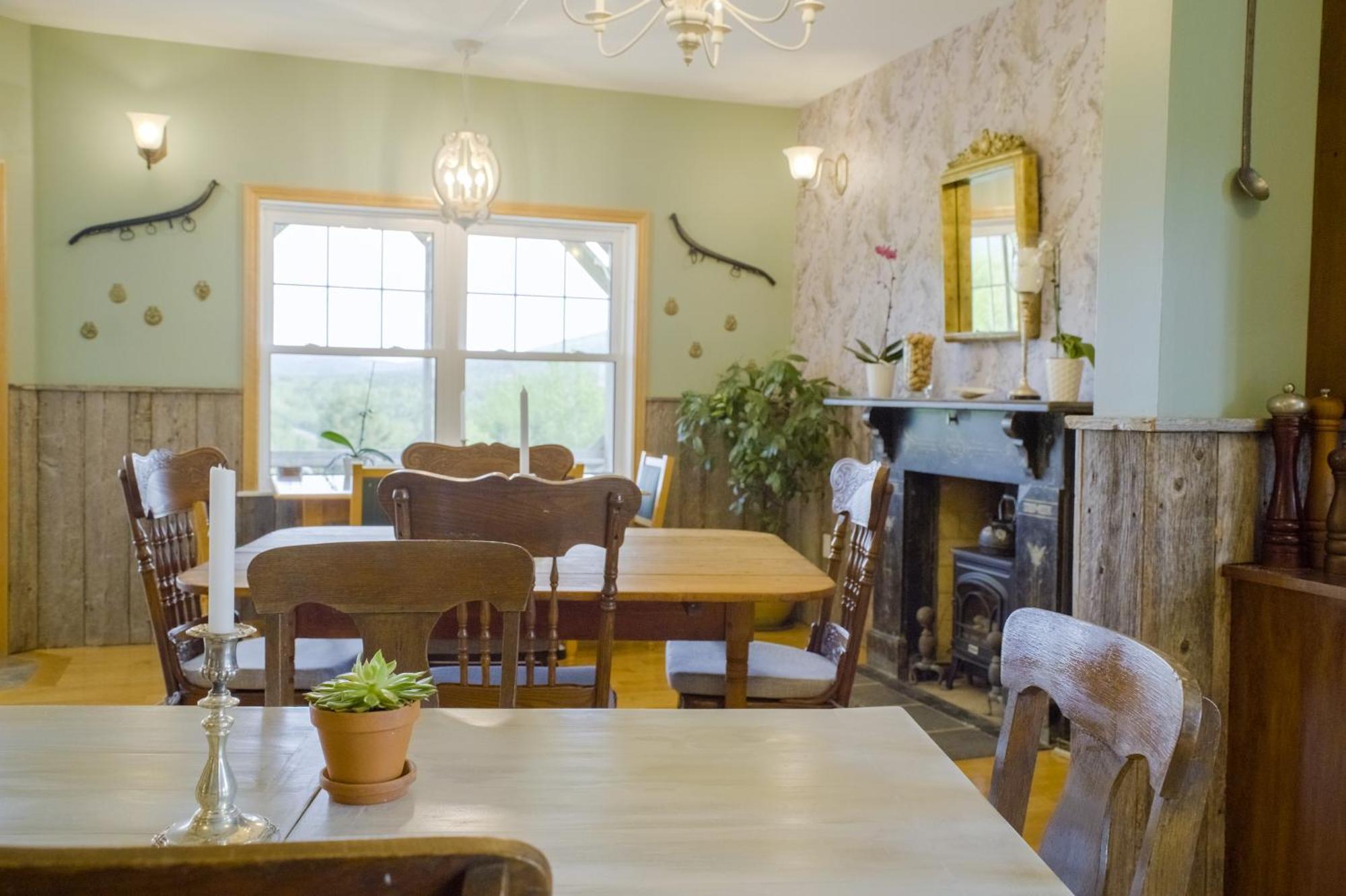 Chanterelle Inn & Cottages Baddeck Inlet Buitenkant foto