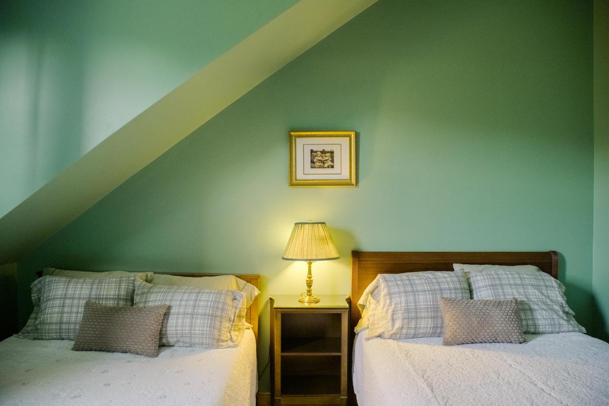 Chanterelle Inn & Cottages Baddeck Inlet Buitenkant foto