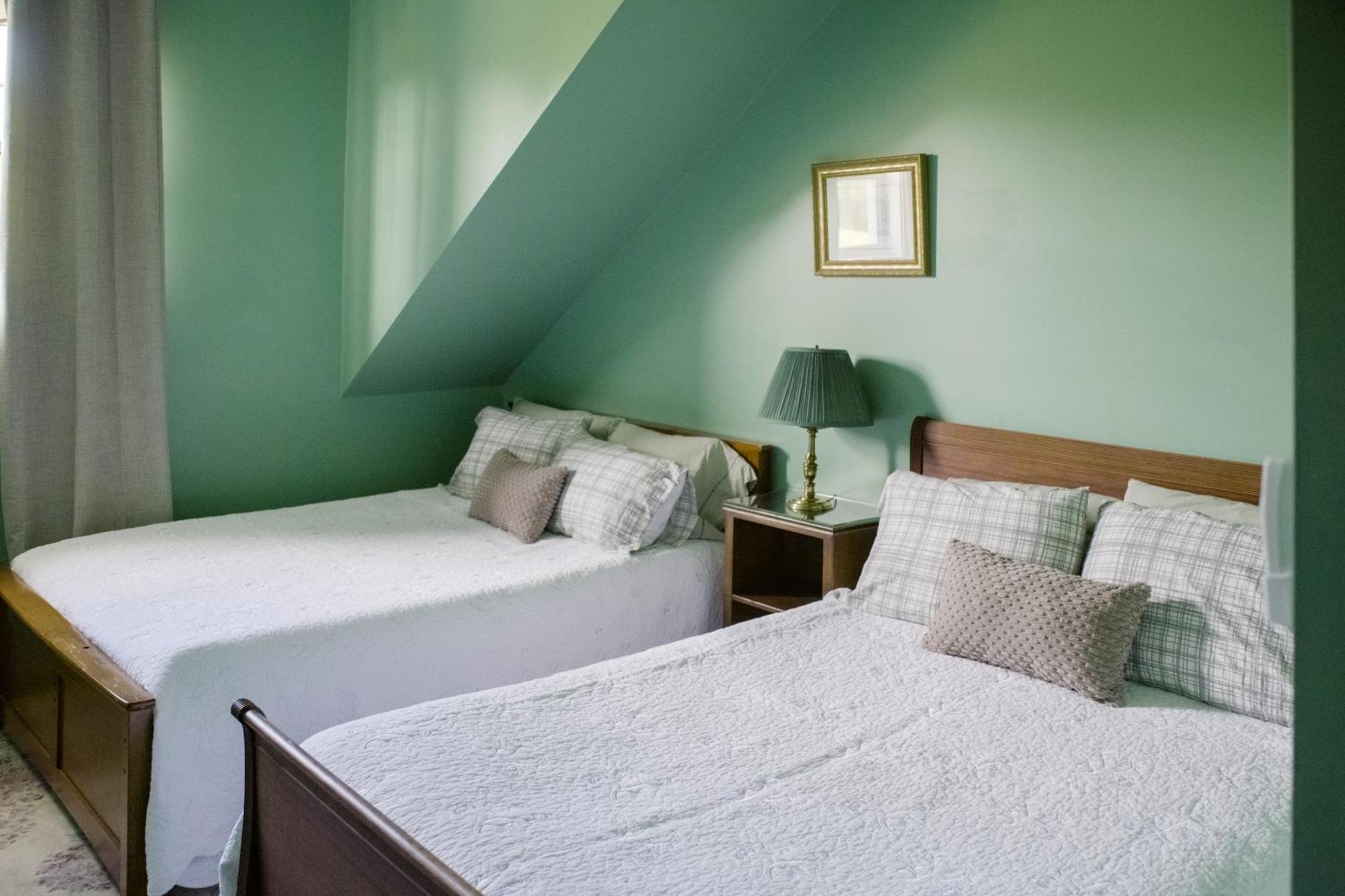 Chanterelle Inn & Cottages Baddeck Inlet Buitenkant foto